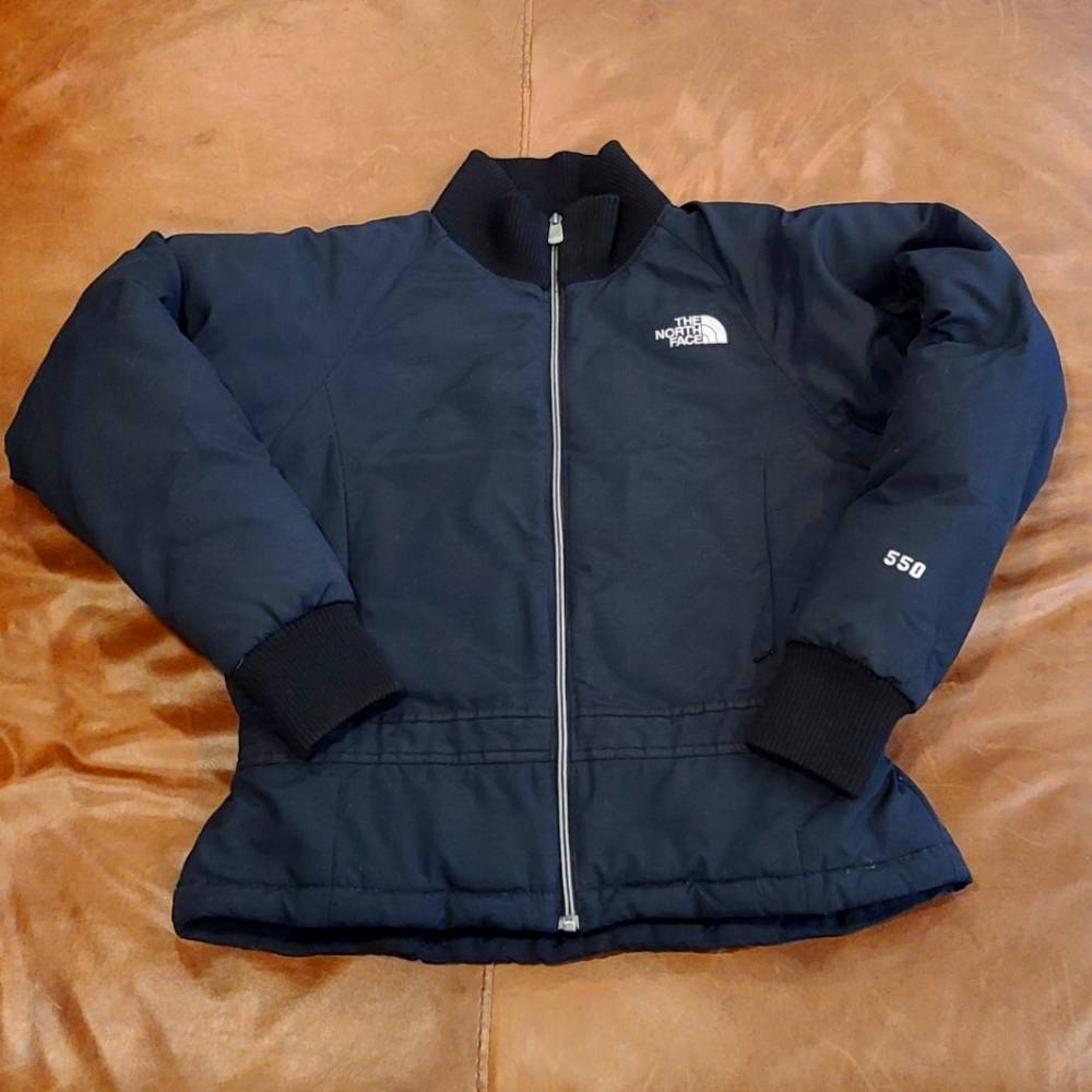 High tech warmth and style! Women's North Face 550 Down Jacket Medium Black.